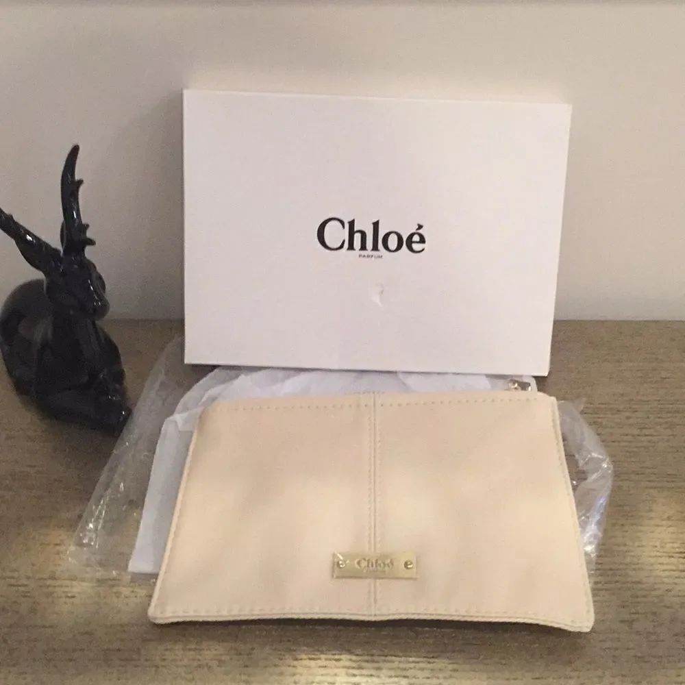 🎉1 hr sale🎉Chloe make up bag 🎈